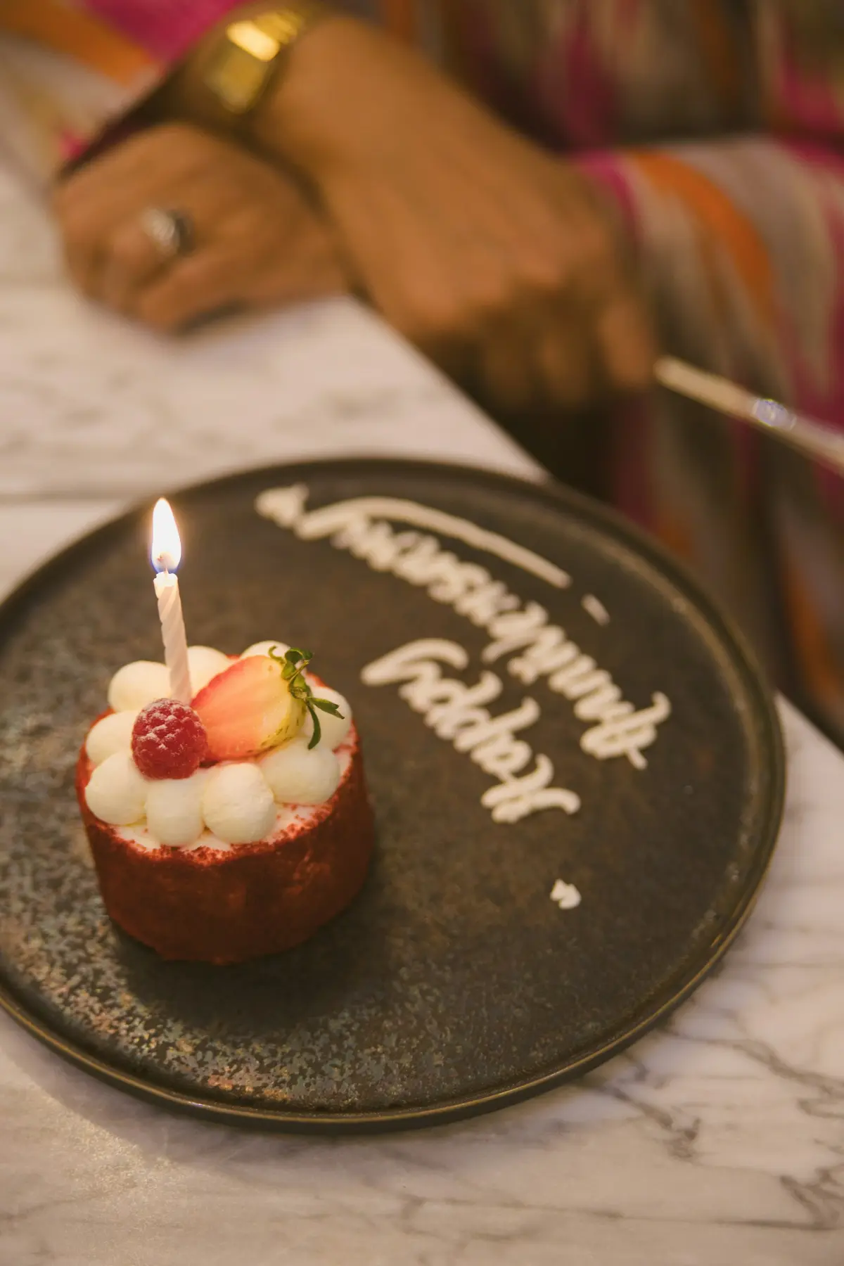Happy Anniversary Quotes for Couple: Finding the Perfect Message