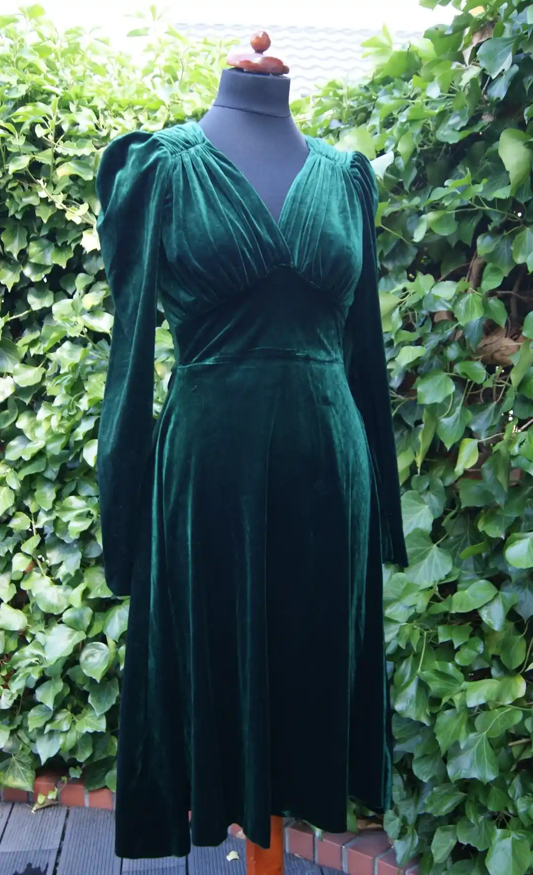 What to Wear to A Fall Wedding as A Guest for Women in 2025